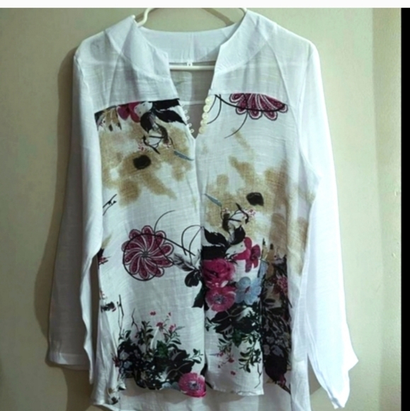 Meet Your Posher Uzma. - Picture 1 of 2